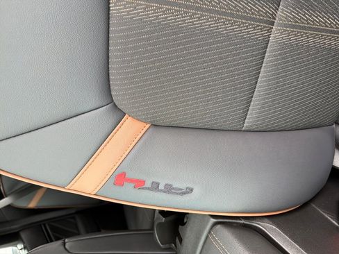 Used 2024 GMC Canyon AT4 w/ Technology Package image 32