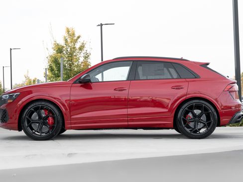 New 2026 Audi RS Q8 performance image 6