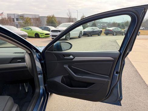 Used 2021 Volkswagen Jetta S image 17