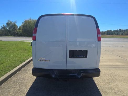 Used 2020 Chevrolet Express 2500 w/ Communications Package image 7