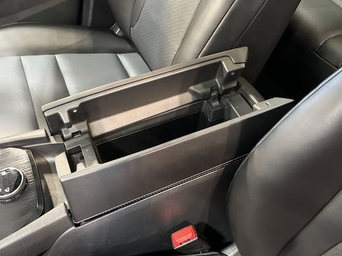 Used 2023 Nissan Rogue SV w/ SV Premium B Package image 16