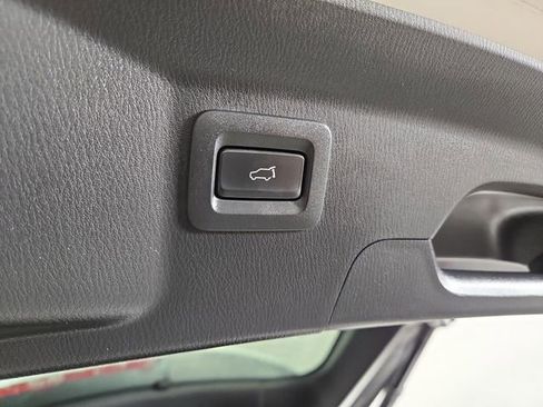 Used 2019 MAZDA CX-9 Touring image 31