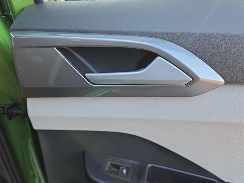 New 2025 Volkswagen Taos SEL image 31