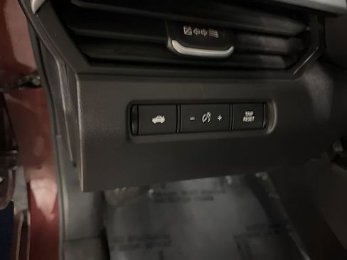 Used 2024 Nissan Altima 2.5 SV image 23