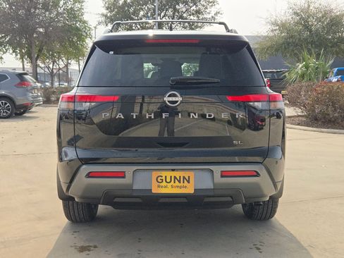 New 2026 Nissan Pathfinder SL FWD image 4