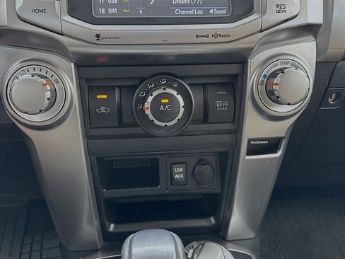 Used 2017 Toyota 4Runner SR5 AWD/4WD image 12