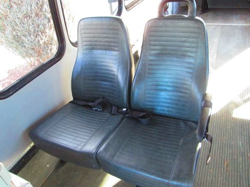 Used 2016 Ford E-450 and Econoline 450 Super Duty w/ Shuttle Bus Prep Package image 11