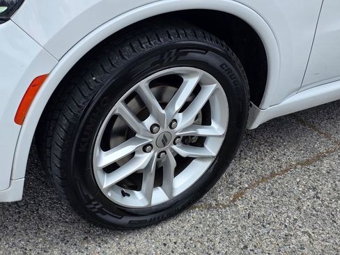 Used 2024 Dodge Durango GT RWD image 11