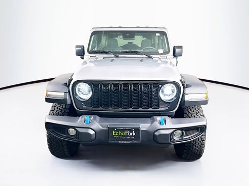Used 2024 Jeep Wrangler Unlimited AWD/4WD image 2