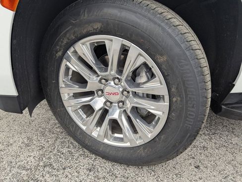 Certified 2023 GMC Yukon Denali image 33