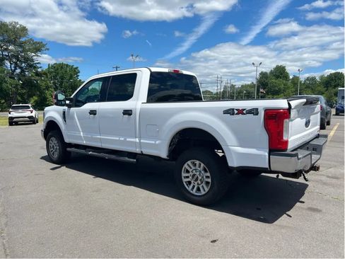 Used 2018 Ford F250 XLT w/ Snow Plow Prep Package AWD/4WD image 3
