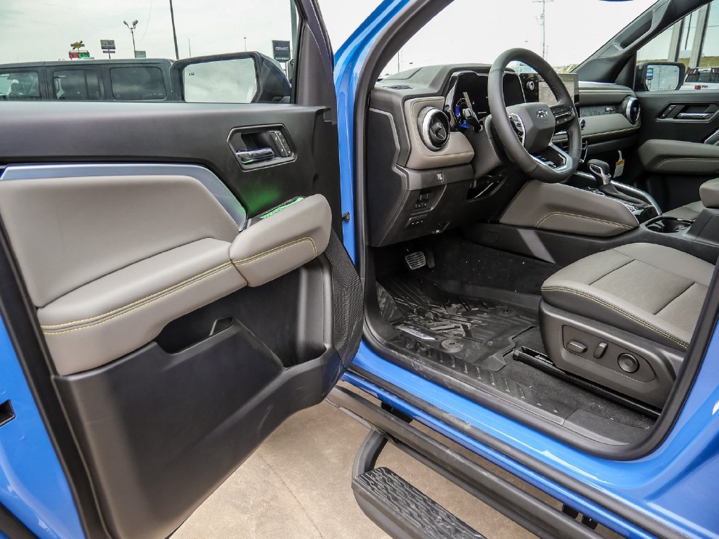 New 2026 Chevrolet Colorado ZR2 w/ Off-Road Front Bumper Package AWD/4WD image 35