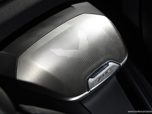 Used 2024 Chevrolet Corvette Z06 RWD image 34
