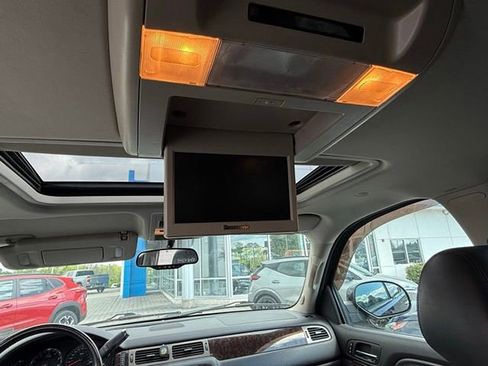 Used 2013 GMC Yukon XL Denali image 15