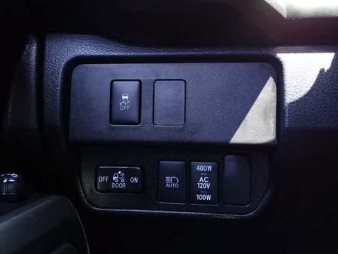 Certified 2023 Toyota Tacoma TRD Off-Road AWD/4WD image 35