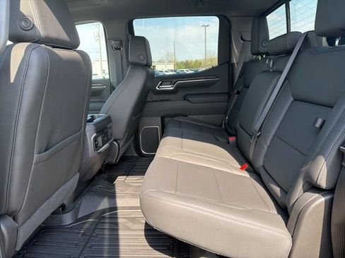 New 2026 GMC Sierra 1500 SLT image 30
