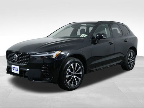 Used 2025 Volvo XC60 B5 Plus AWD/4WD image 5