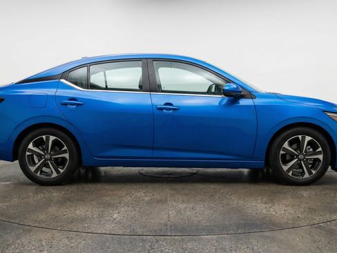 Used 2025 Nissan Sentra SV FWD image 11