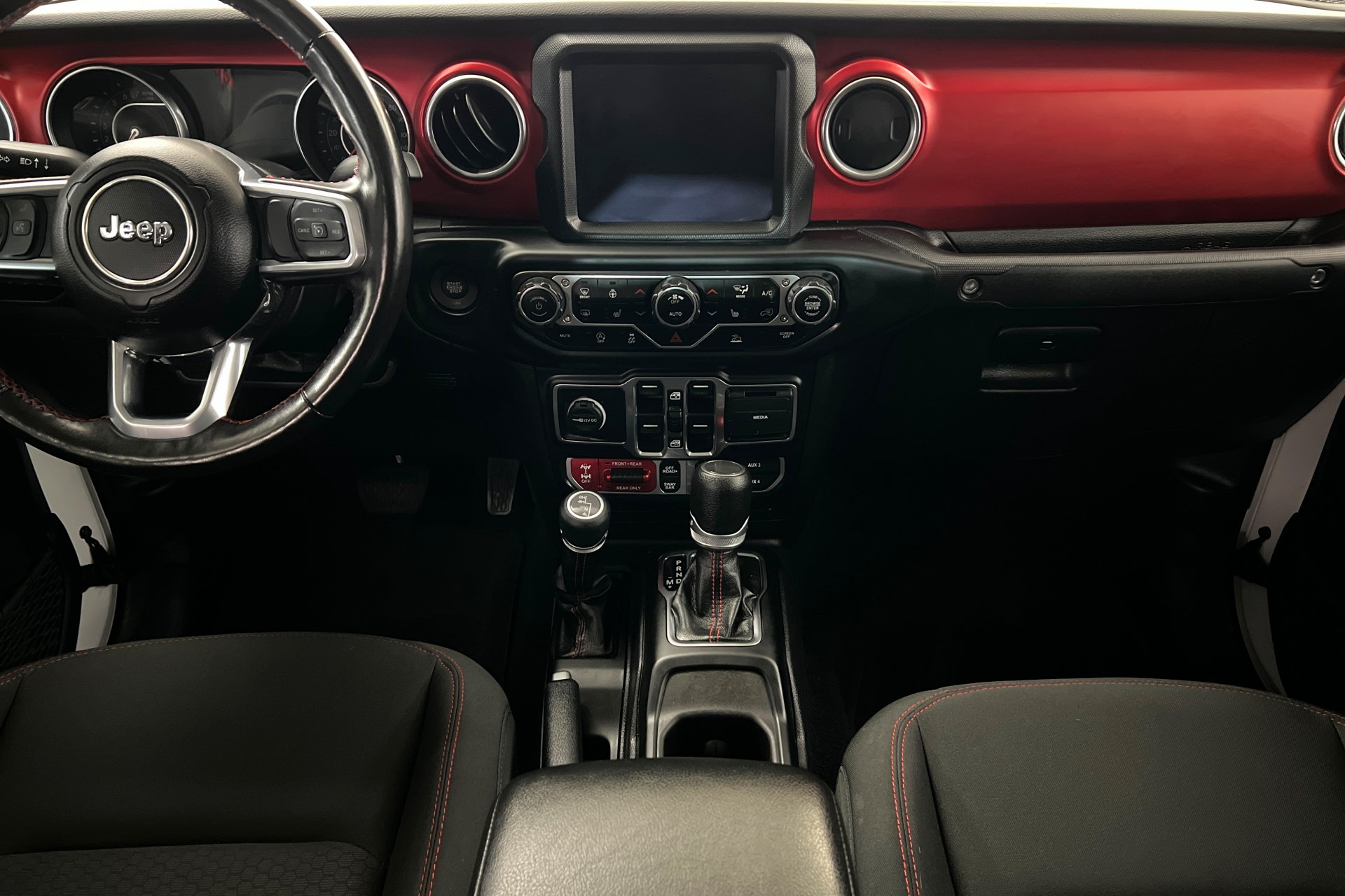 Used 2023 Jeep Gladiator Rubicon w/ Cold Weather Group AWD/4WD image 14