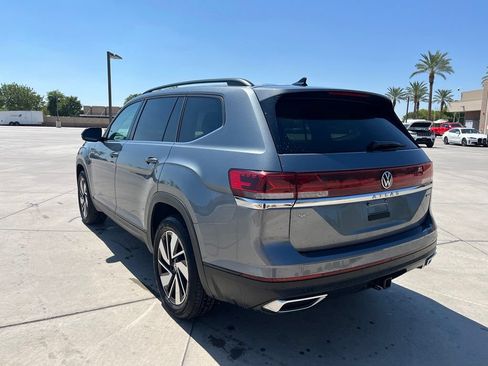 Used 2025 Volkswagen Atlas SE AWD/4WD image 8