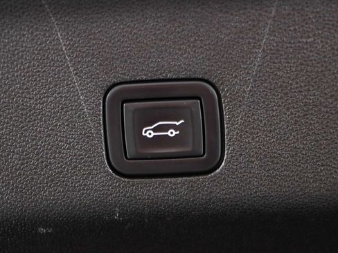 Used 2023 GMC Yukon XL AT4 image 35