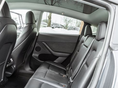 Used 2022 Tesla Model Y Performance image 23