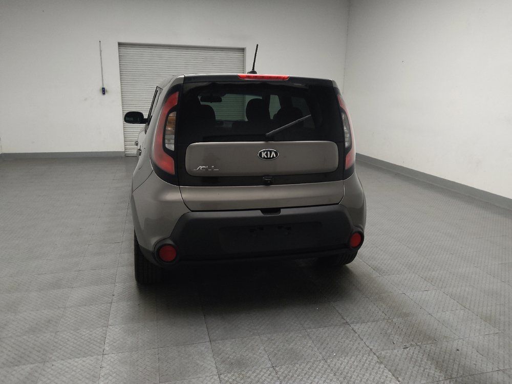 Used 2016 Kia Soul + FWD image 6