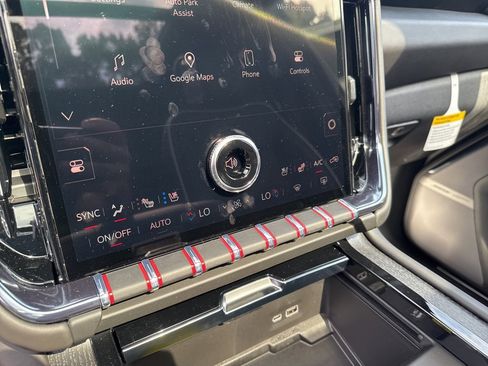 Used 2025 GMC Yukon AT4 Ultimate w/ LPO, Illumination Package image 29