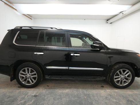 Used 2013 Lexus LX 570 4WD w/ Luxury Pkg image 9