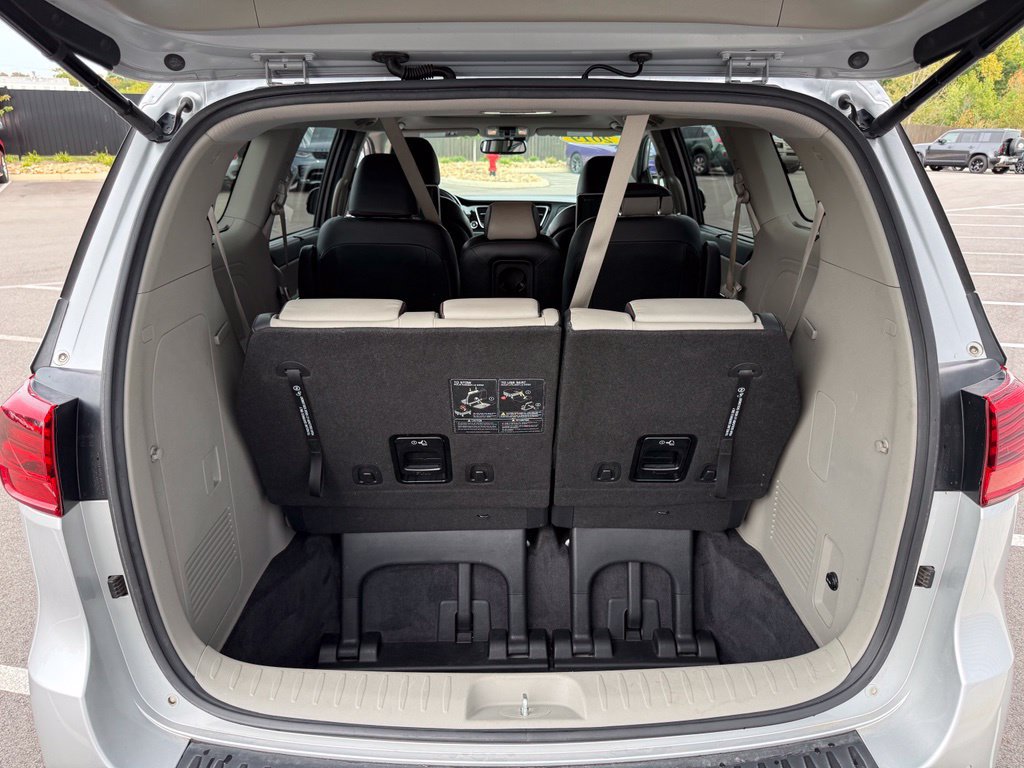 Used 2019 Kia Sedona EX w/ EX Premium Package FWD image 12