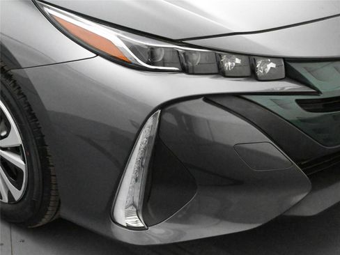 Used 2019 Toyota Prius Prime Premium image 14