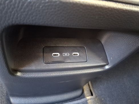Used 2025 Honda CR-V EX image 11