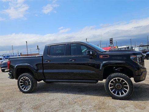 New 2025 GMC Sierra 1500 AT4 w/ AT4 Premium Package image 10