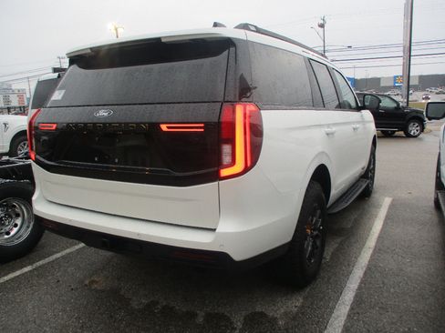New 2026 Ford Expedition Tremor image 21