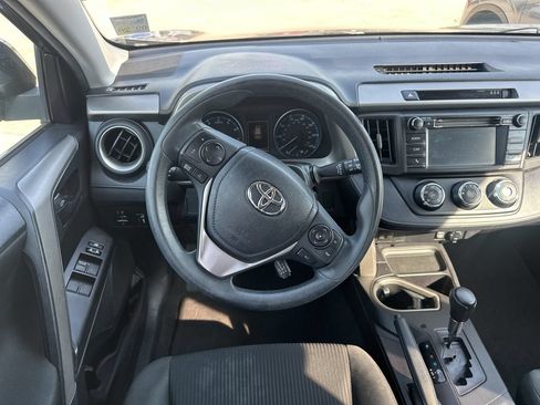 Used 2017 Toyota RAV4 LE FWD image 10
