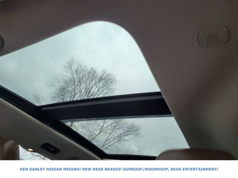 Used 2017 Chrysler Pacifica Limited image 36