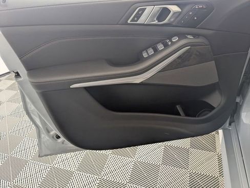 Used 2024 BMW X7 xDrive40i w/ M Sport Package image 10