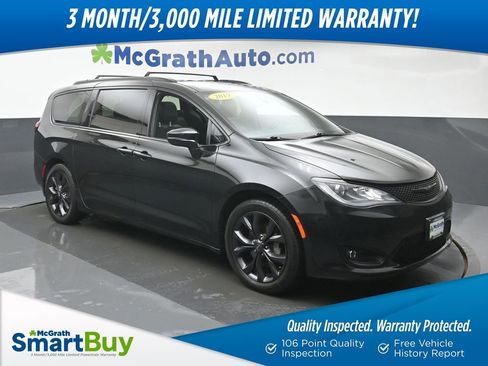 Used 2019 Chrysler Pacifica Limited w/ S Appearance Package image 1