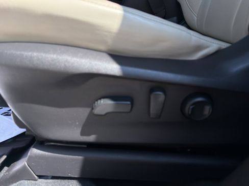 Used 2020 Subaru Ascent Limited AWD/4WD image 16