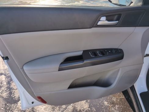 Used 2020 Kia Sportage S image 14