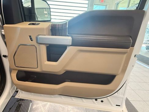 Used 2018 Ford F150 Lariat w/ Equipment Group 502A Luxury image 44