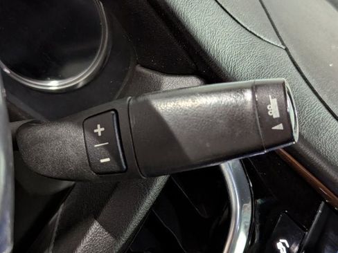 Used 2016 Cadillac Escalade Luxury image 38