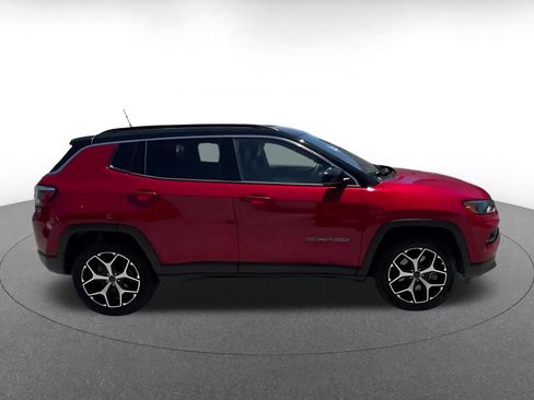 Used 2025 Jeep Compass Limited AWD/4WD image 15