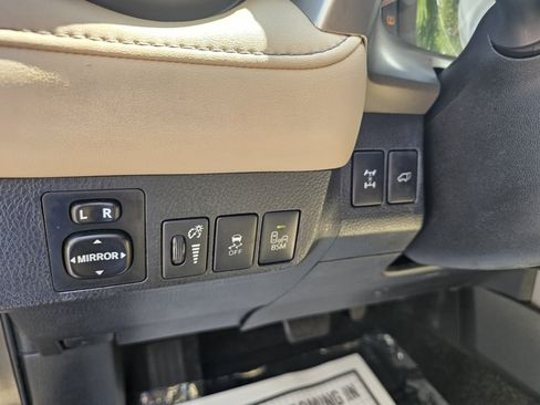 Used 2014 Toyota RAV4 Limited w/ Technology Package AWD/4WD image 14
