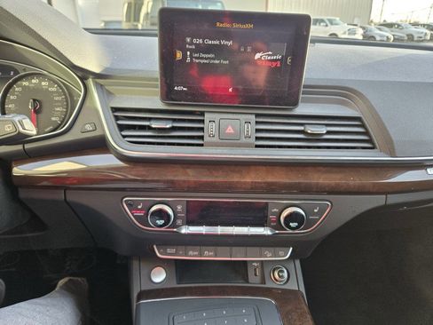 Used 2019 Audi Q5 2.0T Premium image 15