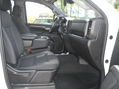 Used 2025 Chevrolet Silverado 2500 LT w/ Convenience Package image 20