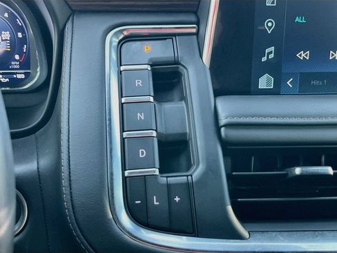 Used 2024 Chevrolet Tahoe High Country w/ Advanced Technology Package AWD/4WD image 16