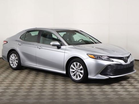 Used 2020 Toyota Camry LE FWD image 2