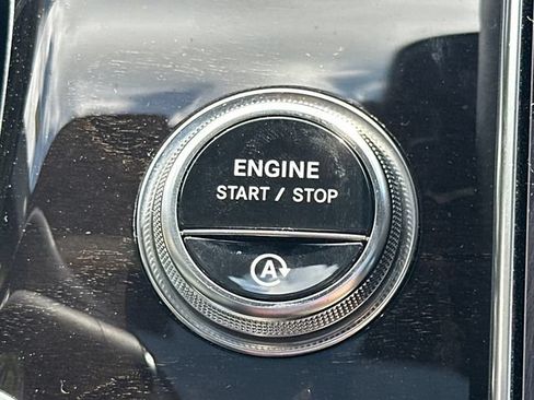 Used 2026 Mercedes-Benz GLC 300 4MATIC image 37