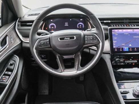 Used 2023 Jeep Grand Cherokee L Limited image 23